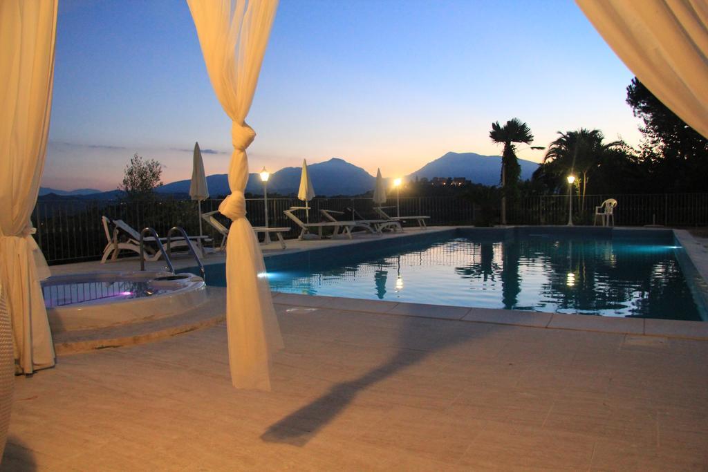 Anthos Casa Vacanze Sant'Omero Exterior photo